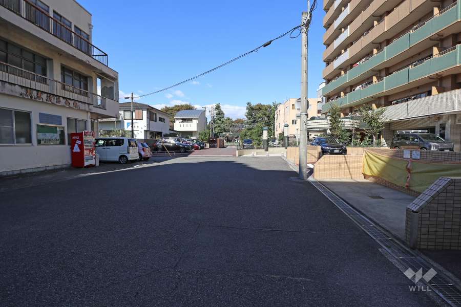敷地南西側の前面道路