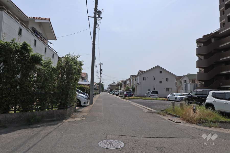 敷地北側の前面道路