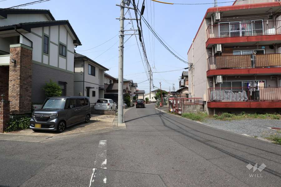 敷地南側の前面道路