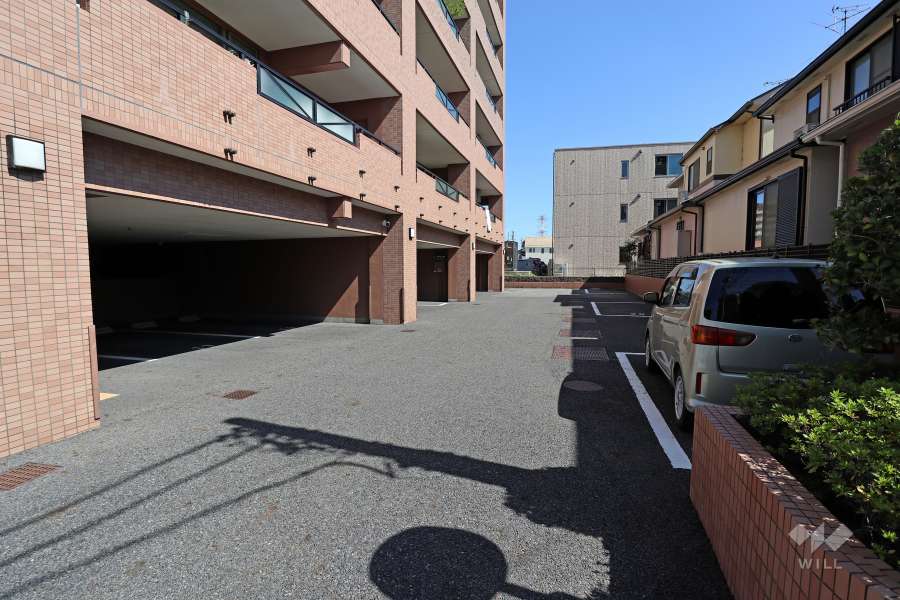 敷地内駐車場（屋外平面式・屋内平面式）
