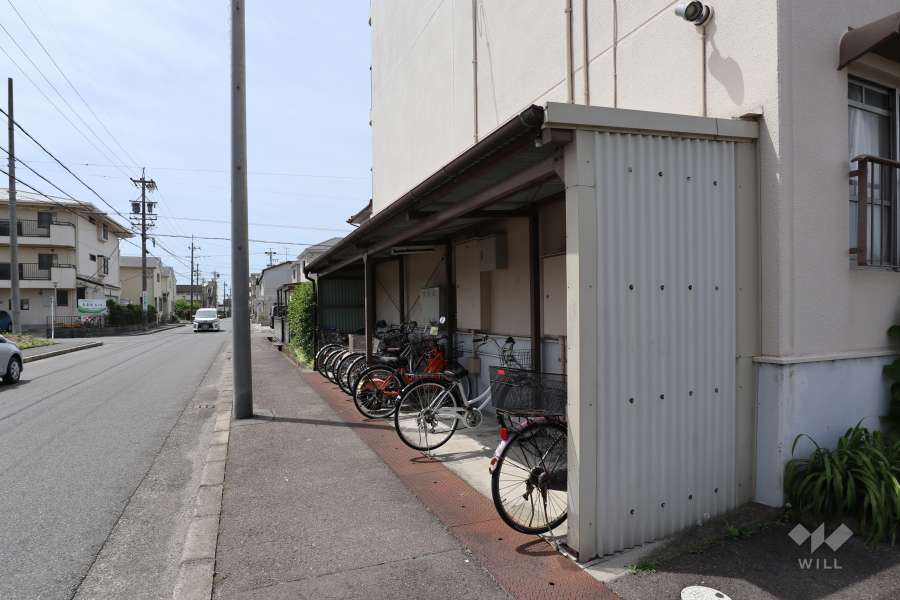 駐輪場（屋根付き）