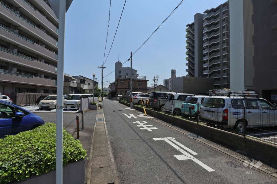 敷地北側の前面道路