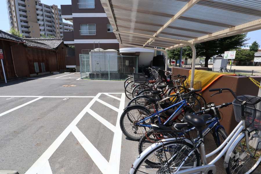 駐輪場（屋根付き）