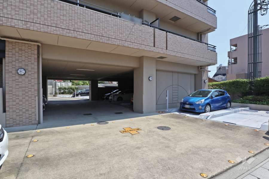 敷地内駐車場（屋外平面式・屋内平面式）