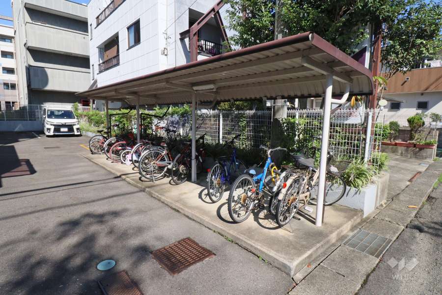 駐輪場（屋根付き）