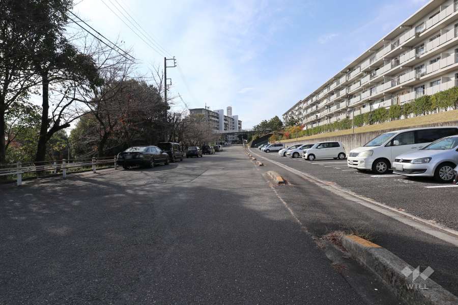 敷地南側の前面道路