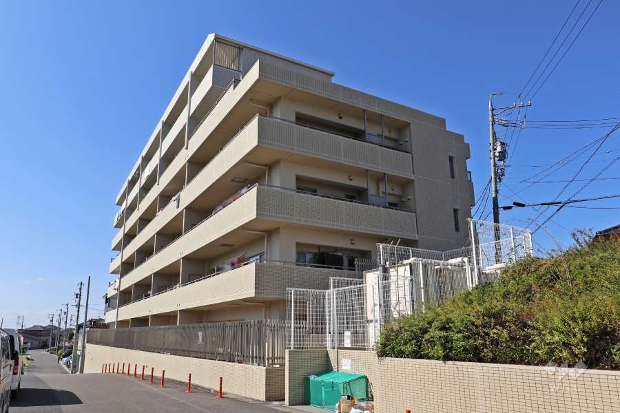ユーハウス高蔵寺の外観（東側から）