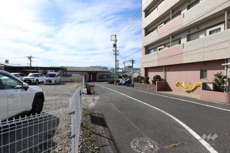 敷地東側前面道路