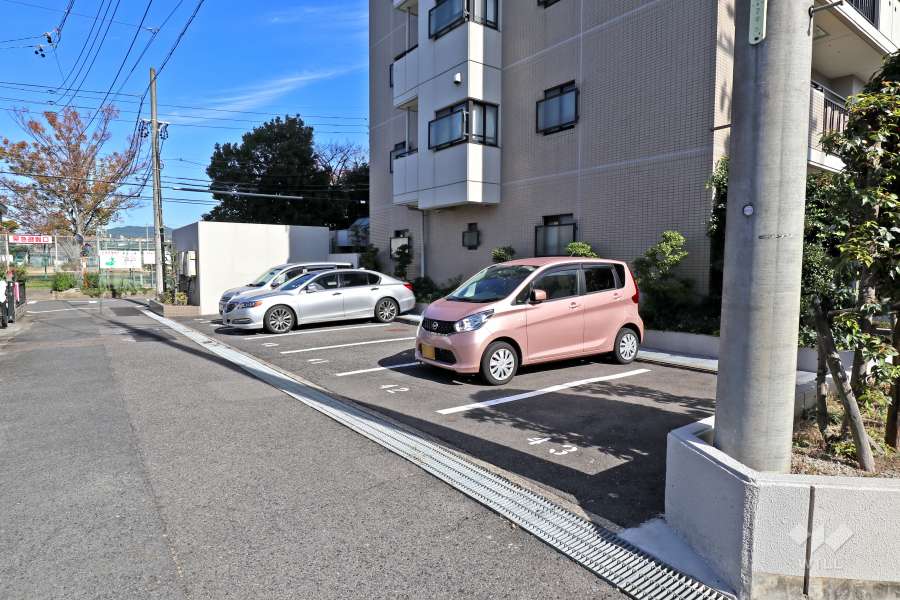 敷地内駐車場西側（屋外平面式）
