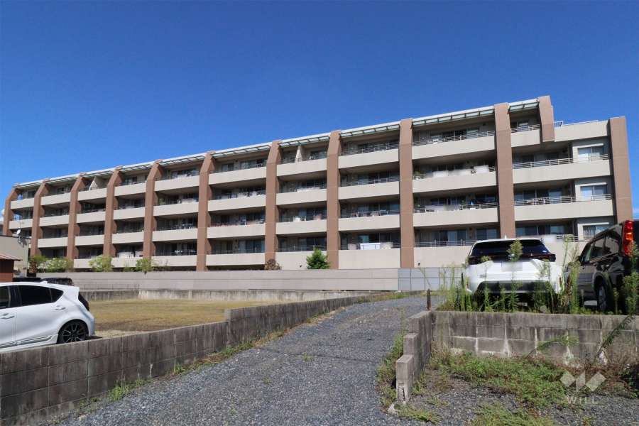 プラウド春日井の外観（南側から）