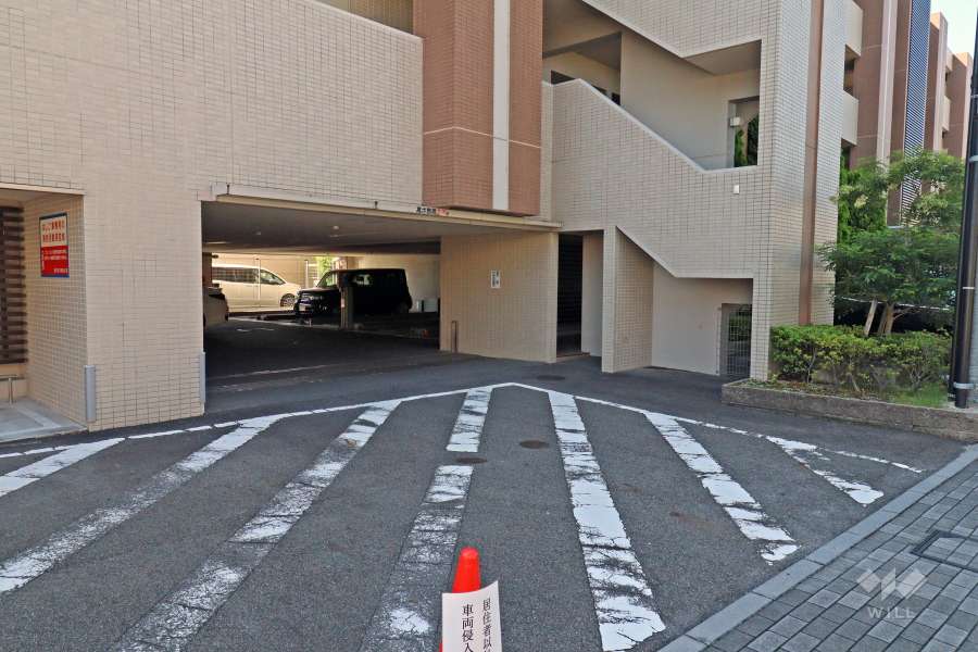 駐車場の出入り口