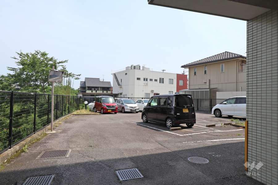 敷地内駐車場（屋外平面式）
