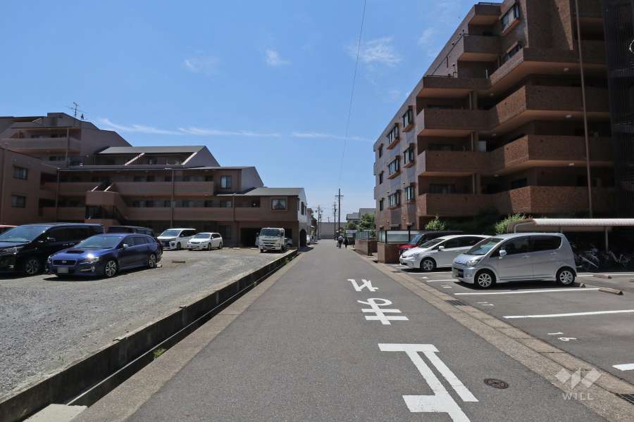 敷地東側の前面道路