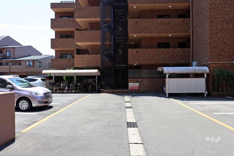 敷地内駐車場（屋外平面式）