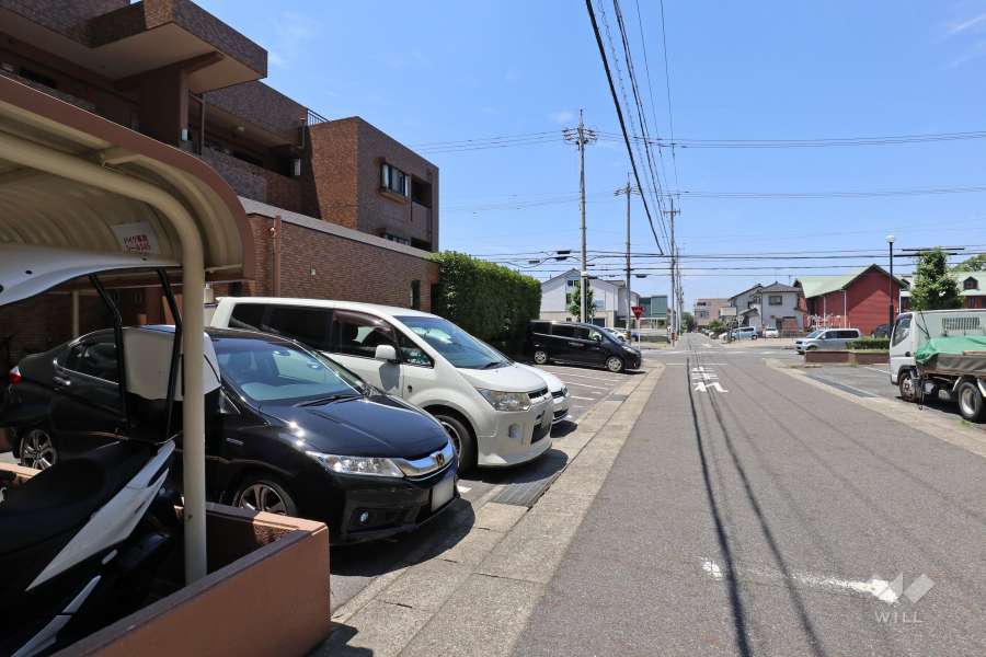 敷地北側の前面道路