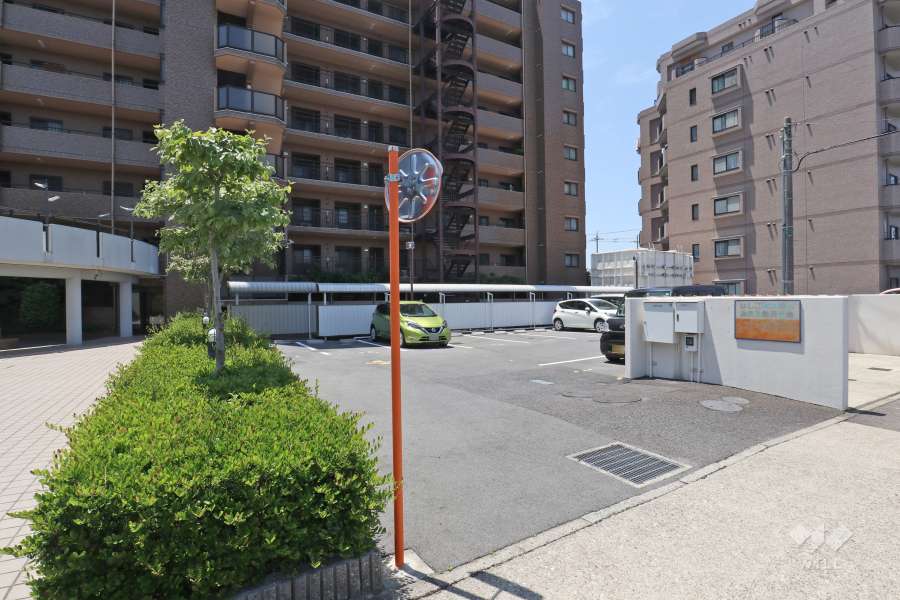 敷地内駐車場（屋外平面式）