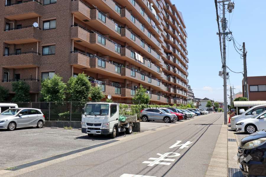 敷地内駐車場（屋外平面式）
