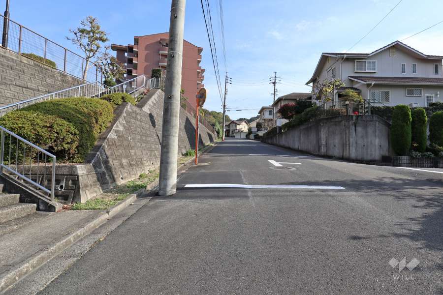 敷地南西側の前面道路