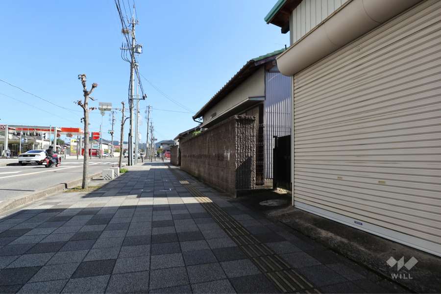 敷地北東側の前面道路