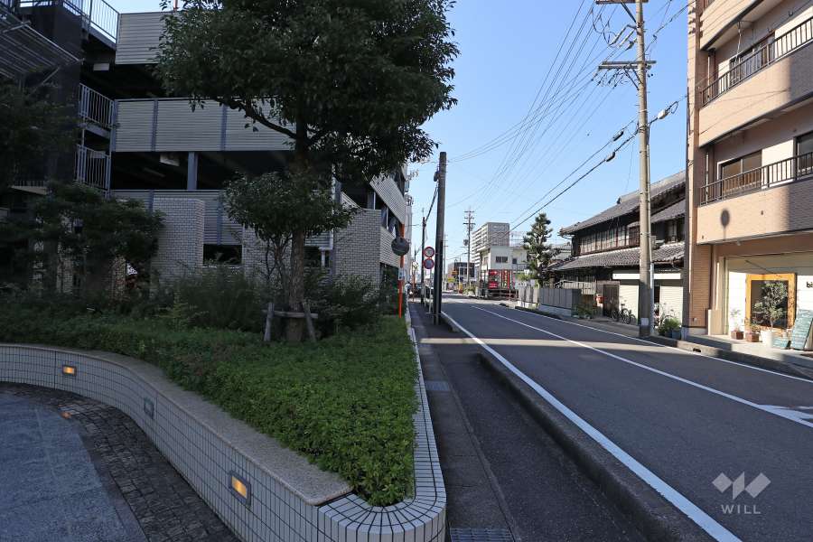 敷地北側の前面道路