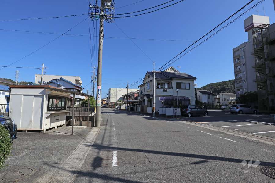 敷地北側の前面道路