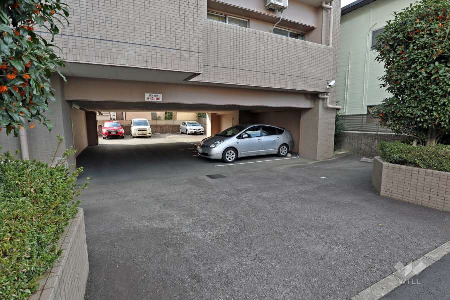 敷地内駐車場（屋内・屋外平面式）