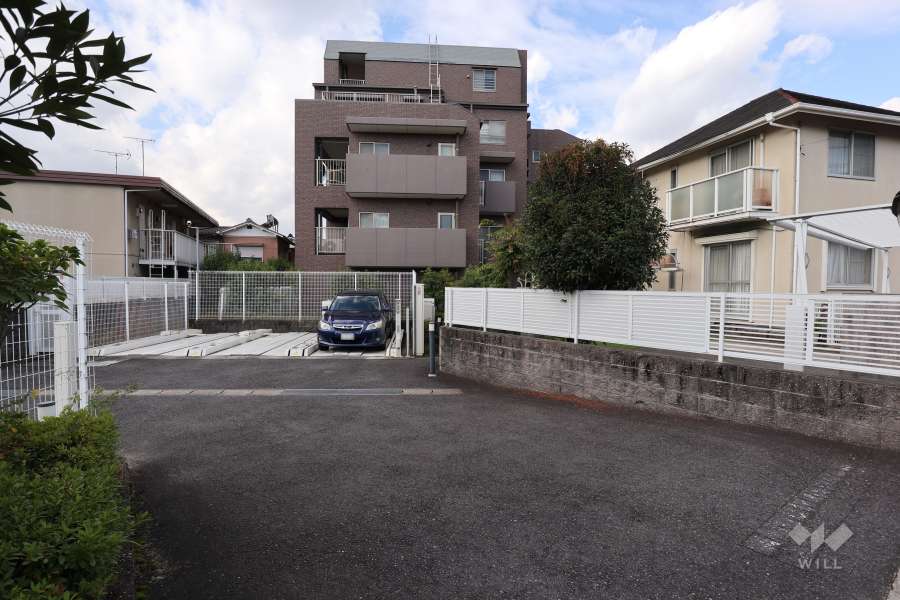 グランステイツ高蔵寺の外観（東側から）