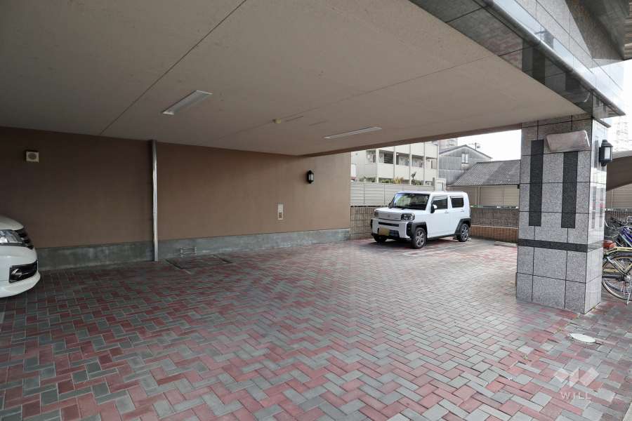 敷地内駐車場（屋外平面式・屋内平面式）