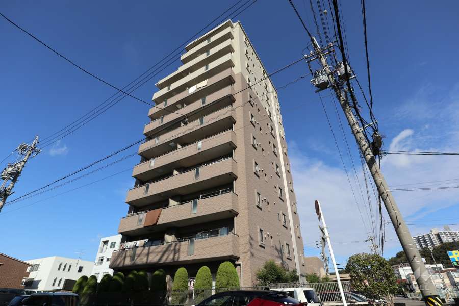 マンションの外観（南東側から）