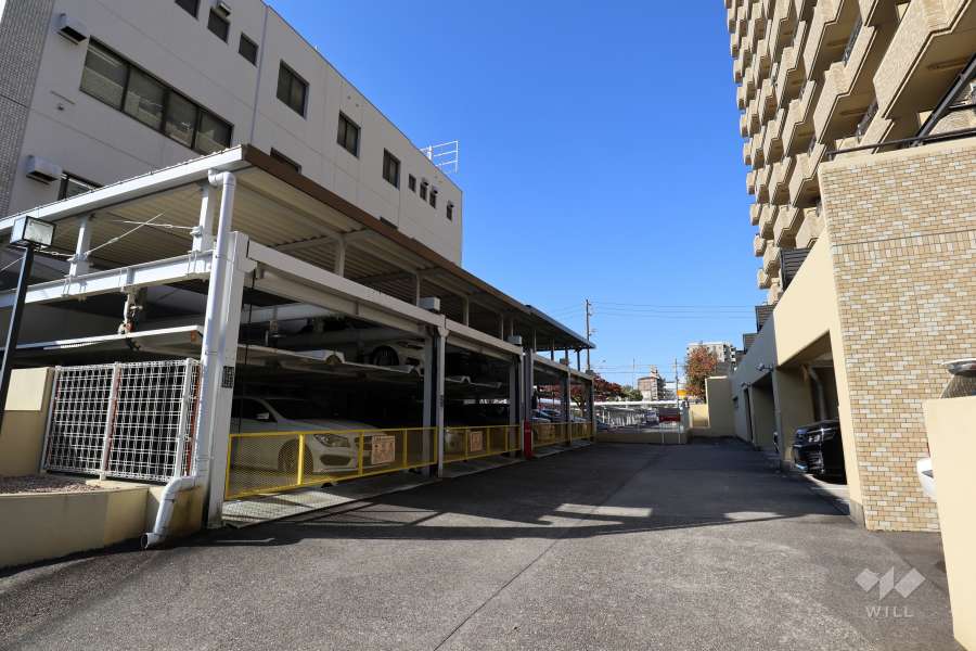 敷地内駐車場（屋外機械式・屋内平面式）