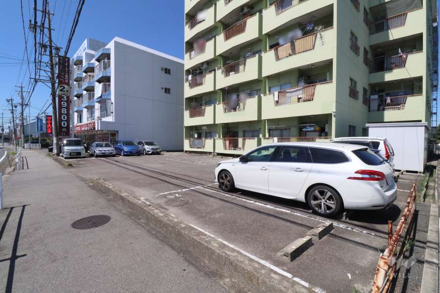 敷地内駐車場（屋外平面式）