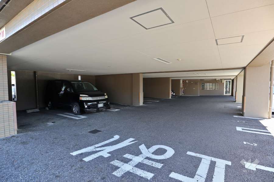 敷地内駐車場（屋内平面式）