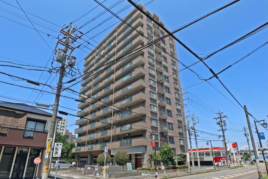 プリンスハイツ勝川駅前通の外観（南東側から）