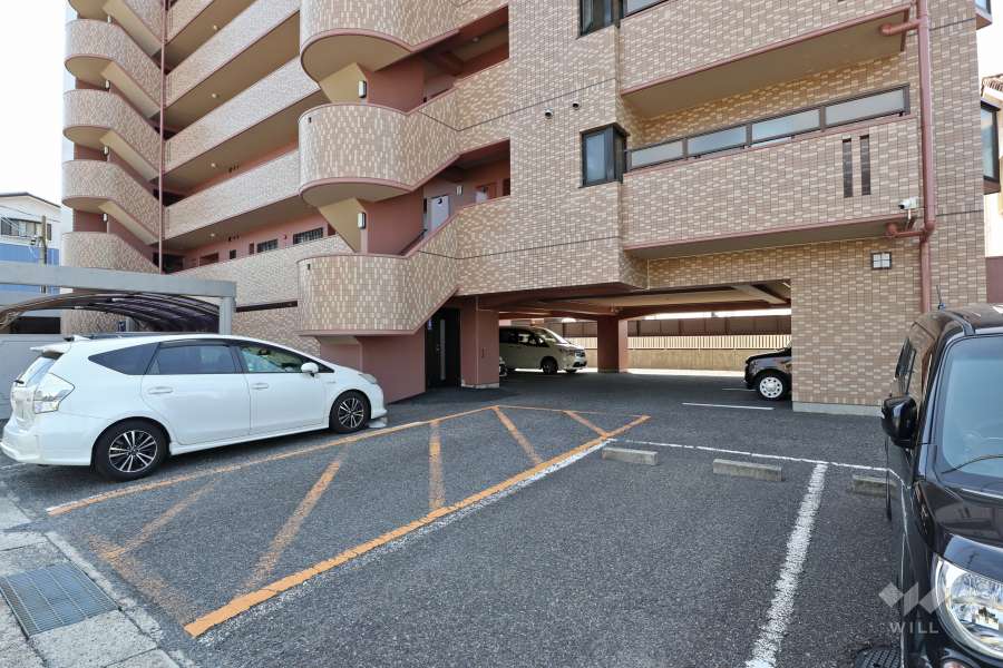 敷地内駐車場（屋内平面式）