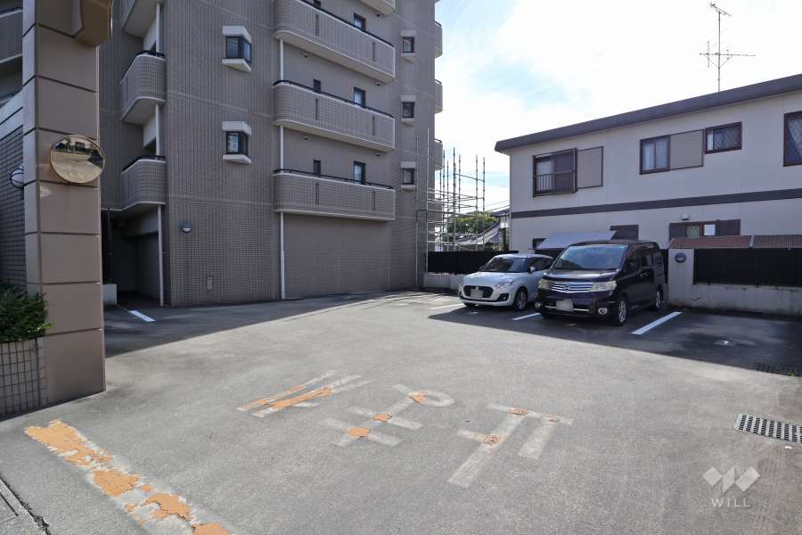 敷地内駐車場（屋外平面式）