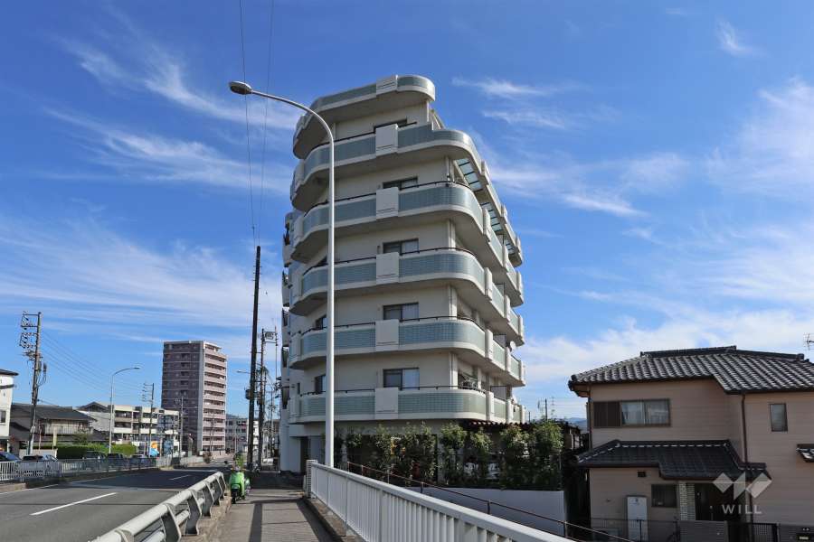 プリミエール出川の外観(西側から）
