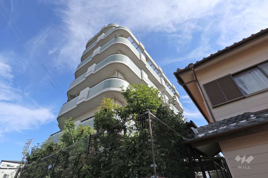 プリミエール出川の外観(南西側から）