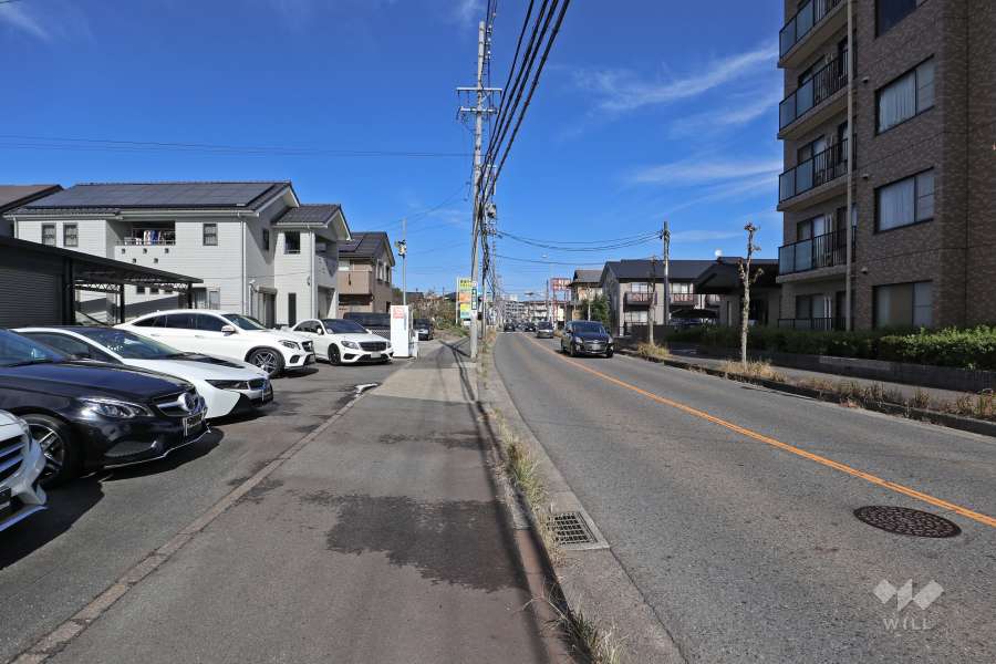 敷地西側前面道路は県道214号（松本名古屋線）です。