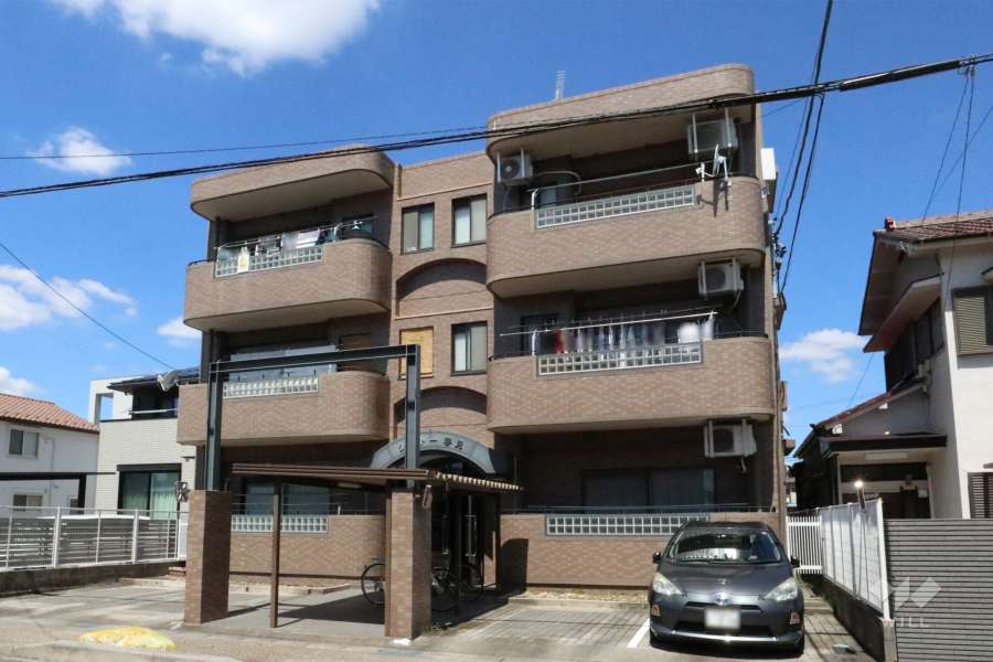 シャトー春見の外観（南東側から）