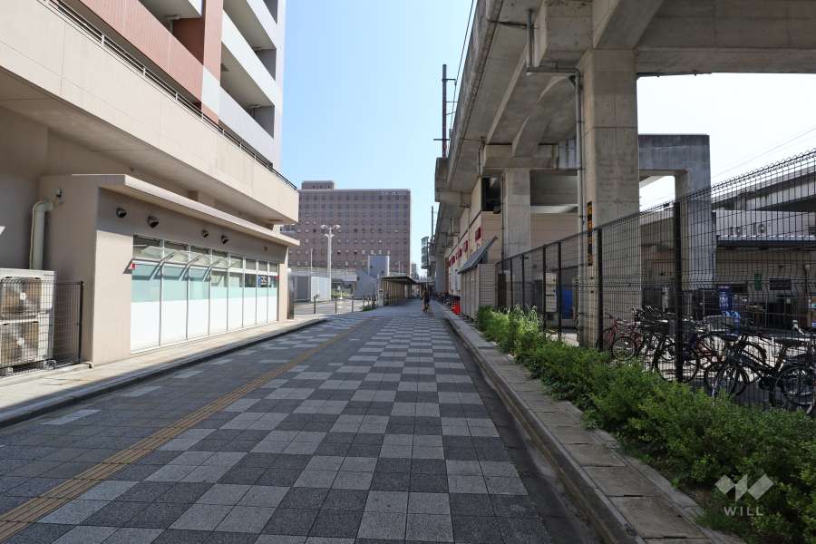 敷地南側の前面道路