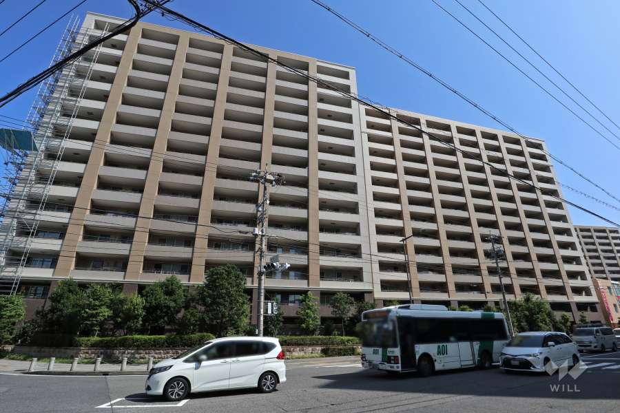 グランドメゾン勝川ネクシティウエストコートの外観（南側から）