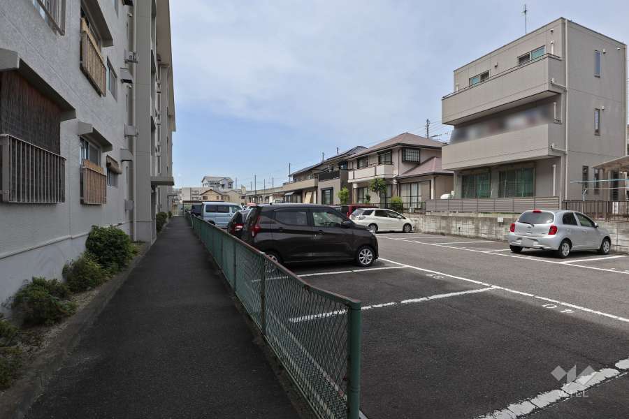 敷地内駐車場（屋外平面式）