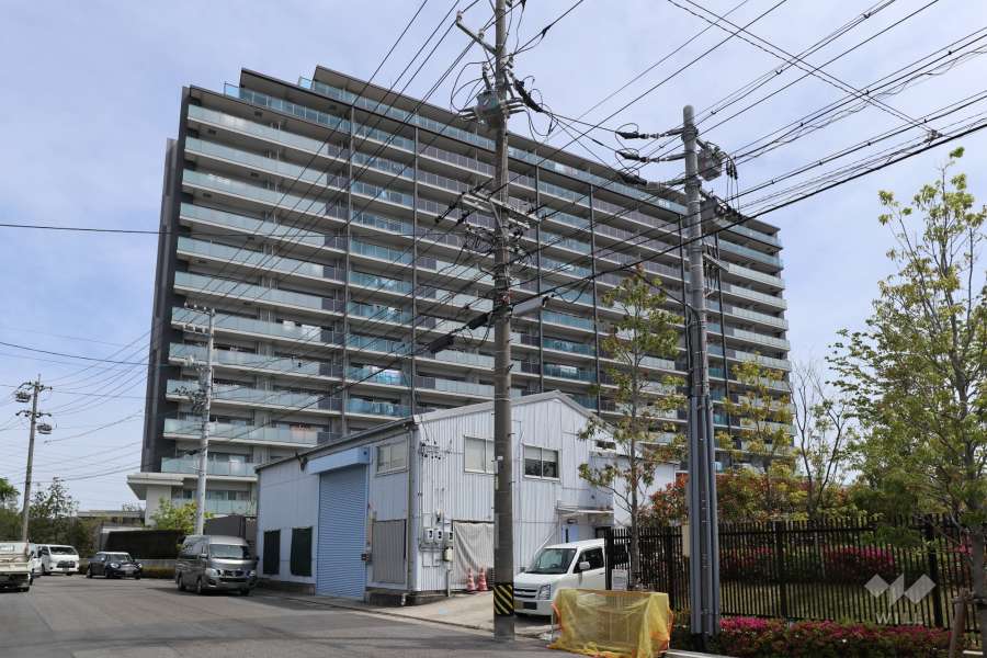 勝川サザンクラスα南の外観(南西側から）
