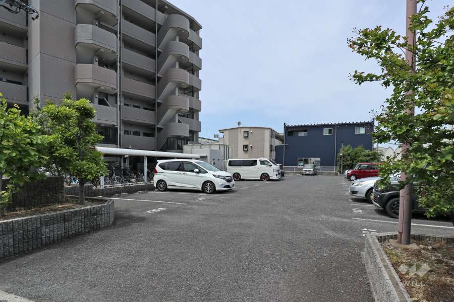 敷地内駐車場（屋外平面式）