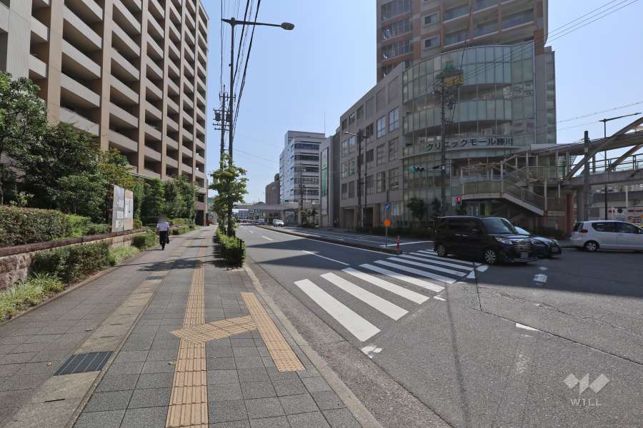 敷地北側の前面道路