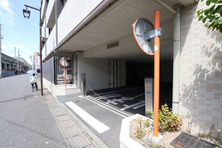 駐車場の出入口