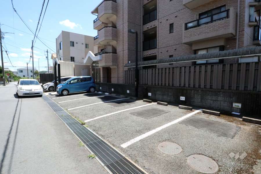 敷地内駐車場（屋外平面式）