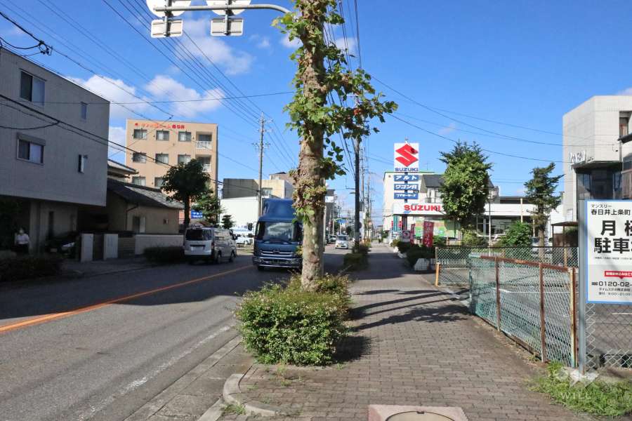 敷地北西側の前面道路