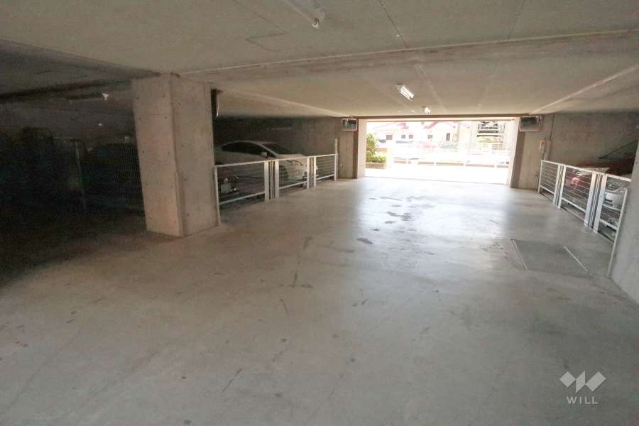 敷地内駐車場（屋内機械式）