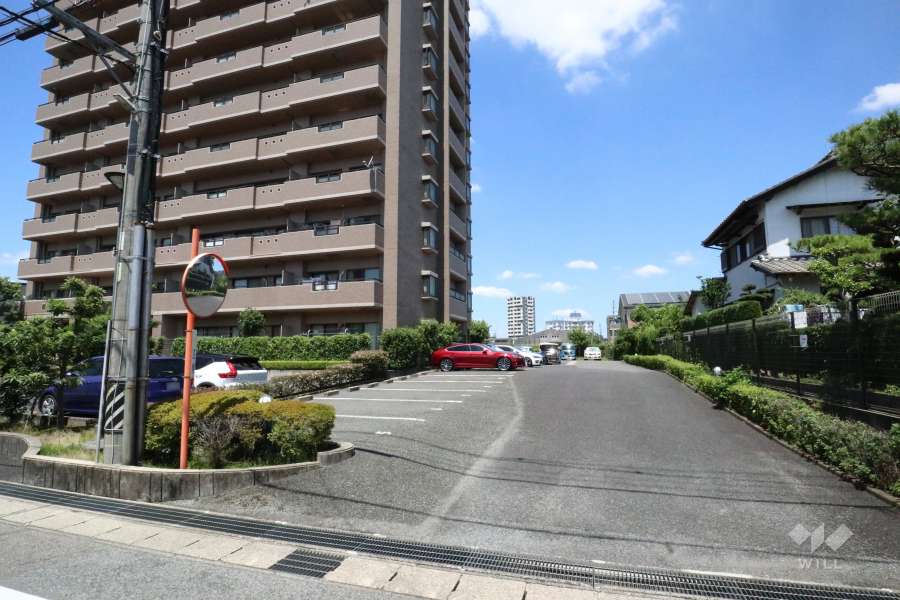 敷地内駐車場（屋外平面式）